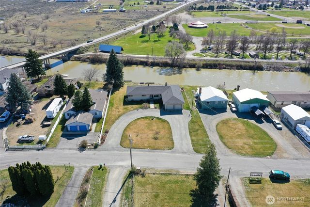 644 Dewberry Avenue E, Omak, WA 98841