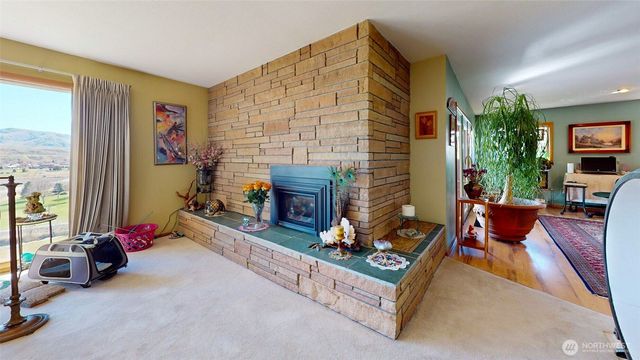 644 Dewberry Avenue E, Omak, WA 98841