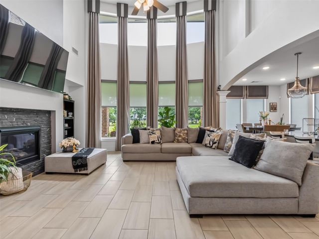 15603 Roscobie Park Drive, Humble, TX 77346
