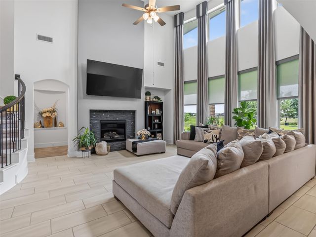 15603 Roscobie Park Drive, Humble, TX 77346