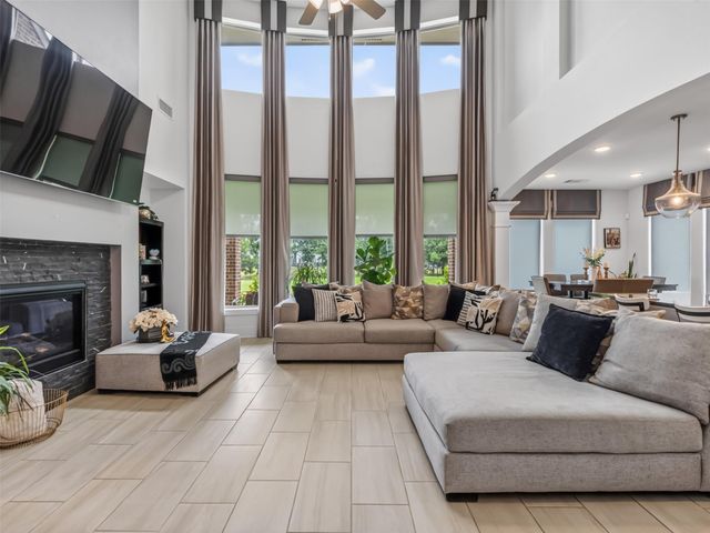 15603 Roscobie Park Drive, Humble, TX 77346