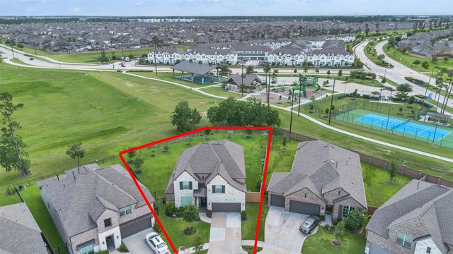 15603 Roscobie Park Drive, Humble, TX 77346