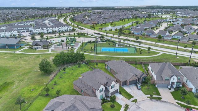 15603 Roscobie Park Drive, Humble, TX 77346