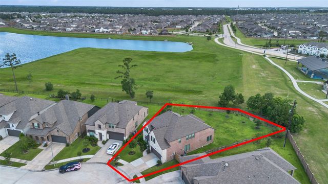 15603 Roscobie Park Drive, Humble, TX 77346