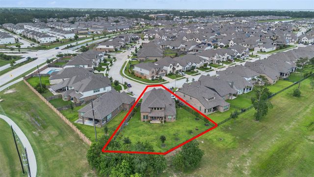 15603 Roscobie Park Drive, Humble, TX 77346