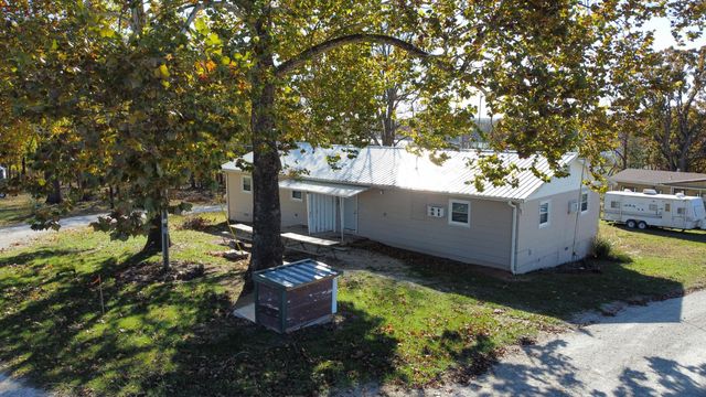 26328 County Road 322, Pittsburg, MO 65724