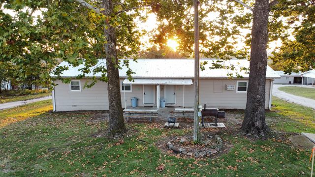 26328 County Road 322, Pittsburg, MO 65724