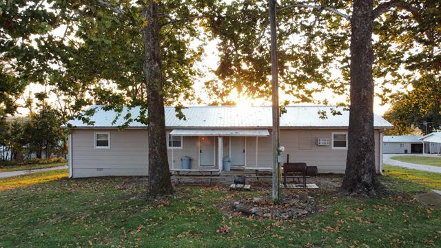 26328 County Road 322, Pittsburg, MO 65724