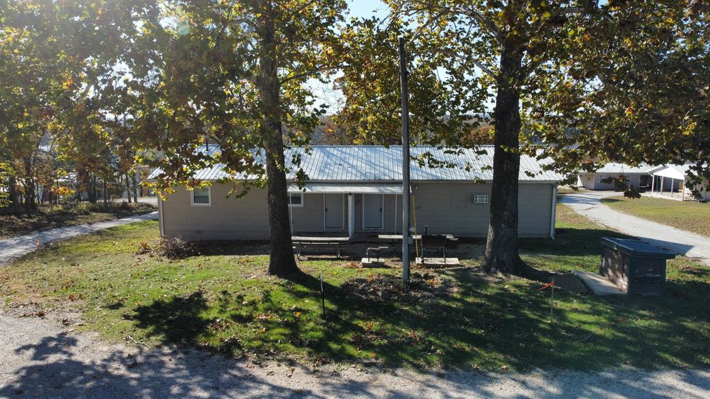 26328 County Road 322, Pittsburg, MO 65724