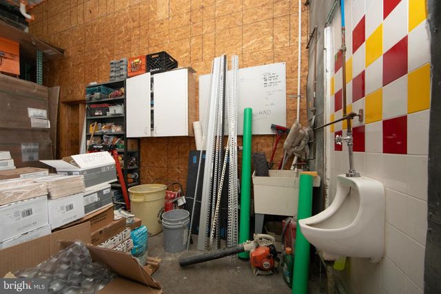 800 WOODLAWN AVE, Collingdale, PA 19023