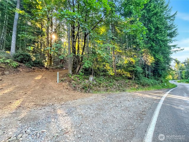 4840 N Lake Cushman Road, Hoodsport, WA 98548