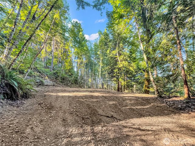 4840 N Lake Cushman Road, Hoodsport, WA 98548