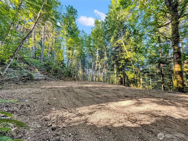 4840 N Lake Cushman Road, Hoodsport, WA 98548