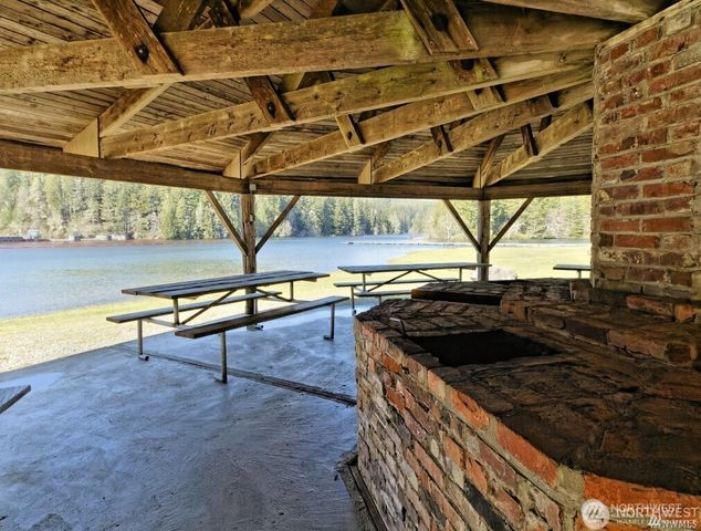 4840 N Lake Cushman Road, Hoodsport, WA 98548
