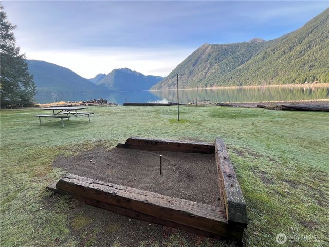 4840 N Lake Cushman Road, Hoodsport, WA 98548