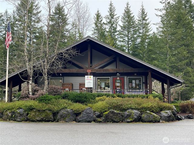 4840 N Lake Cushman Road, Hoodsport, WA 98548
