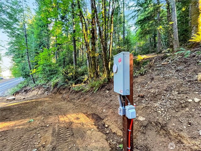 4840 N Lake Cushman Road, Hoodsport, WA 98548