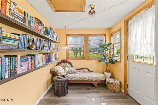 1712 Gray Station Sulphur Springs Road, Jonesborough, TN 37659
