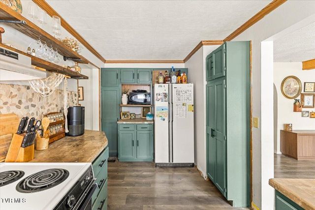 1712 Gray Station Sulphur Springs Road, Jonesborough, TN 37659