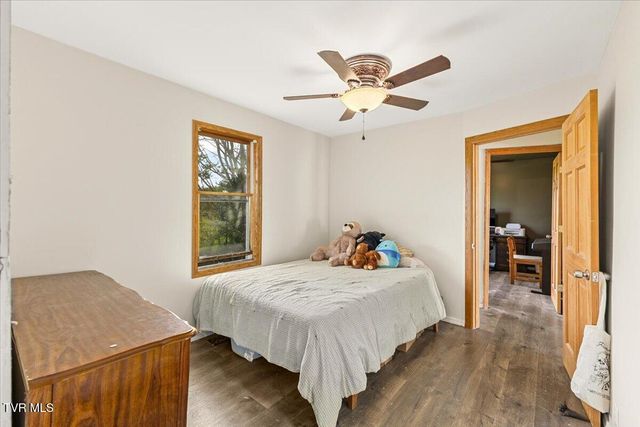 1712 Gray Station Sulphur Springs Road, Jonesborough, TN 37659