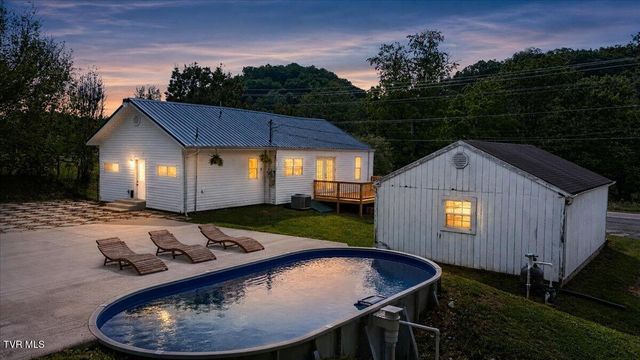 1712 Gray Station Sulphur Springs Road, Jonesborough, TN 37659