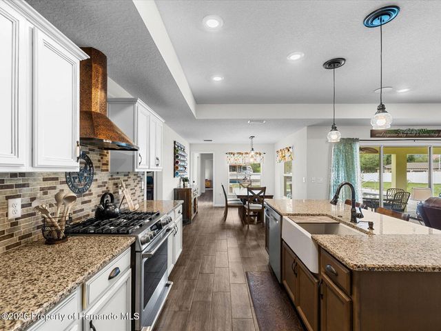 11051 Mirage Avenue, Weeki Wachee, FL 34614