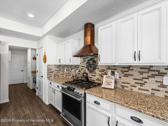 11051 Mirage Avenue, Weeki Wachee, FL 34614