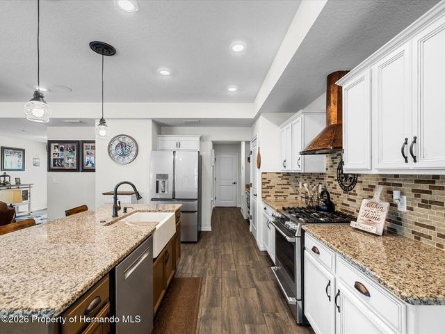 11051 Mirage Avenue, Weeki Wachee, FL 34614