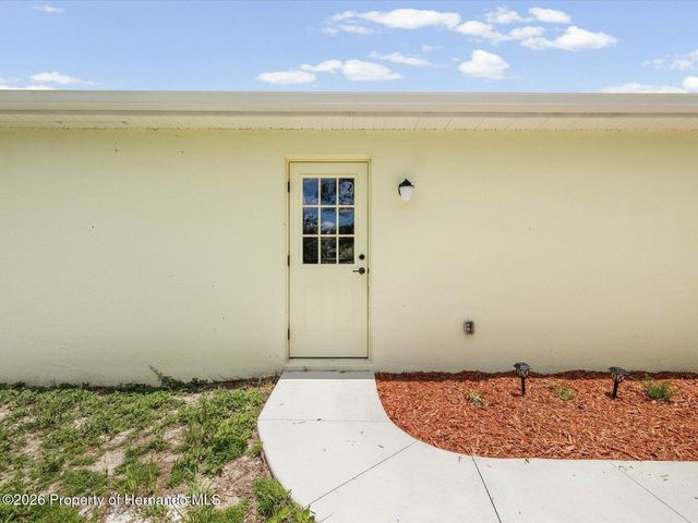 11051 Mirage Avenue, Weeki Wachee, FL 34614