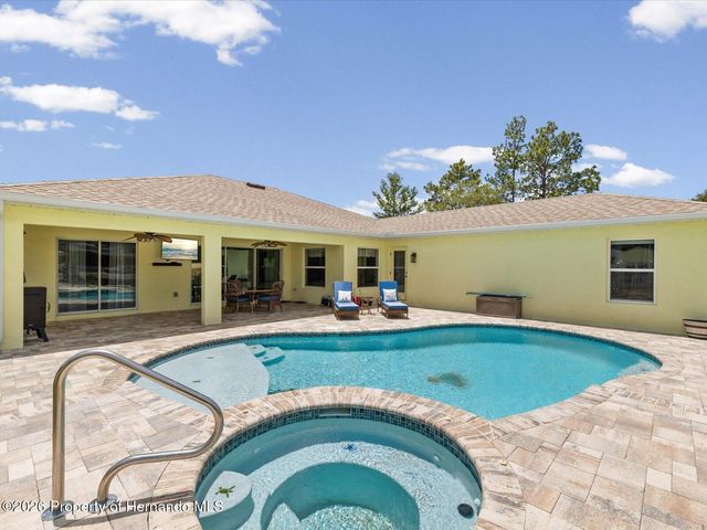 11051 Mirage Avenue, Weeki Wachee, FL 34614