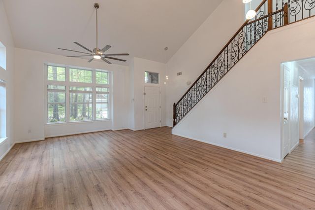 34 E Trillium Circle, The Woodlands, TX 77381