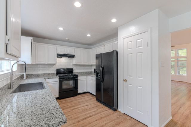 34 E Trillium Circle, The Woodlands, TX 77381