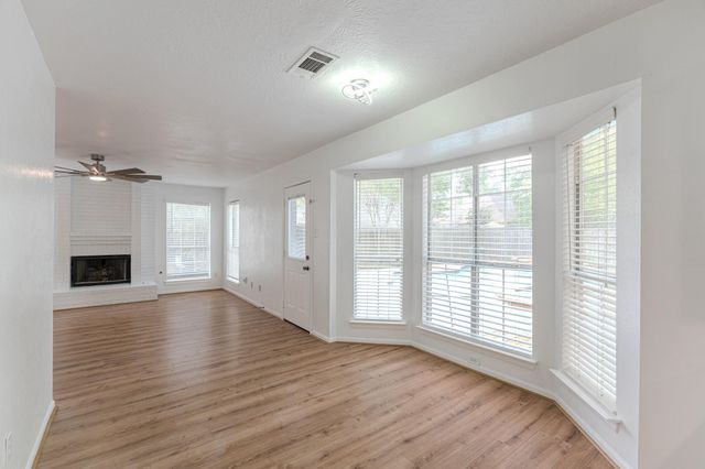 34 E Trillium Circle, The Woodlands, TX 77381