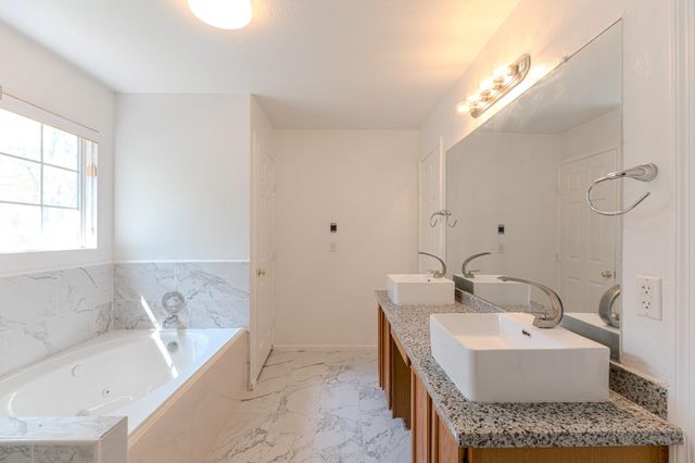 34 E Trillium Circle, The Woodlands, TX 77381