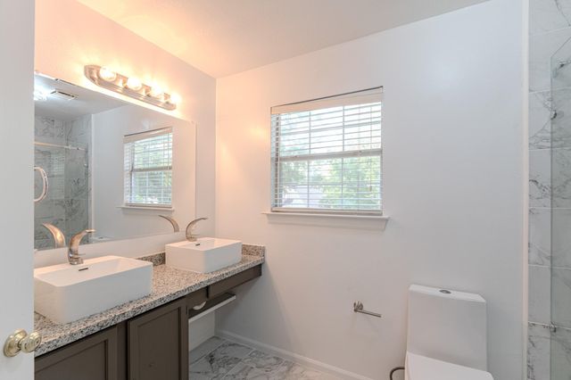 34 E Trillium Circle, The Woodlands, TX 77381