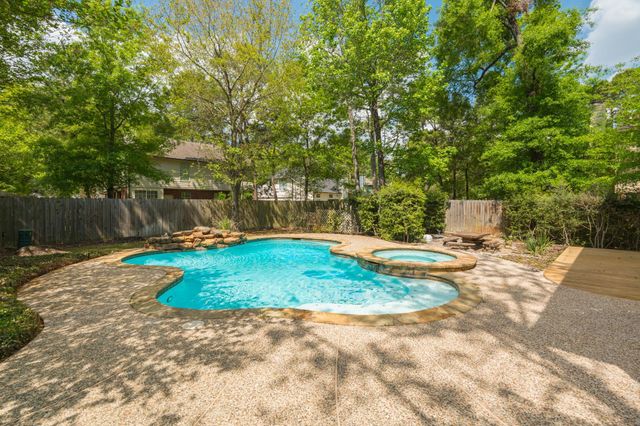 34 E Trillium Circle, The Woodlands, TX 77381