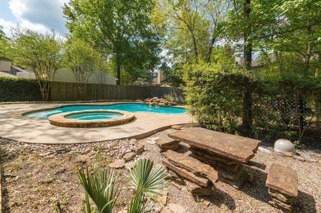 34 E Trillium Circle, The Woodlands, TX 77381