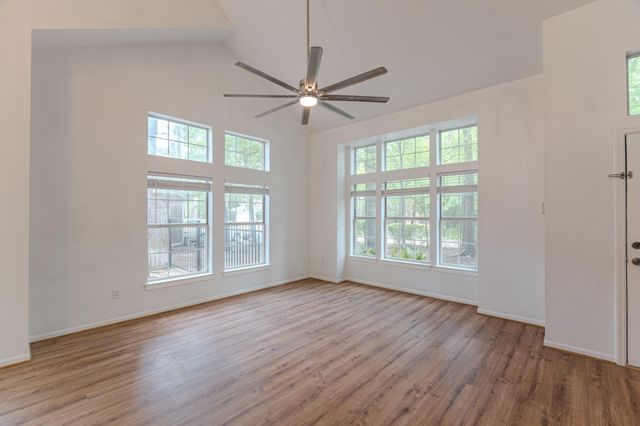 34 E Trillium Circle, The Woodlands, TX 77381