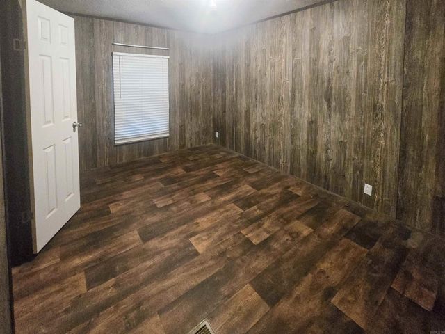 104 Cove Chapel Road, Springfield, AR 72157