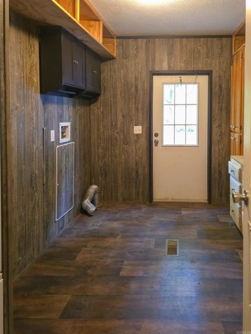 104 Cove Chapel Road, Springfield, AR 72157