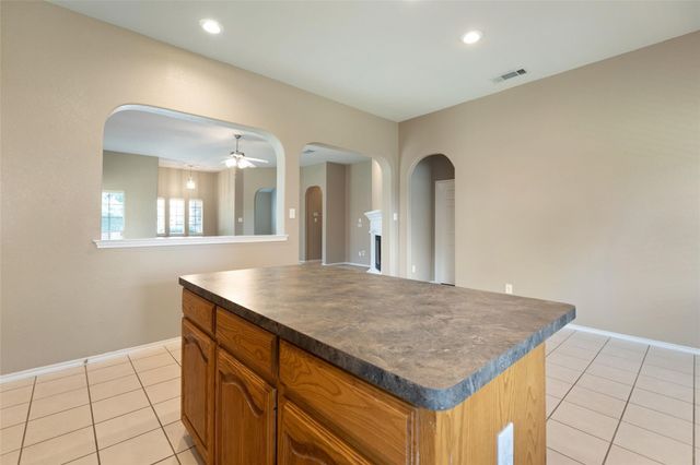 5739 Derek Way, Grand Prairie, TX 75052