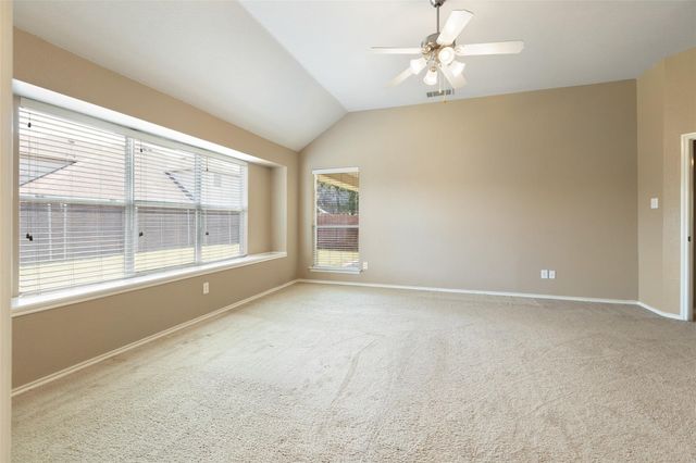 5739 Derek Way, Grand Prairie, TX 75052