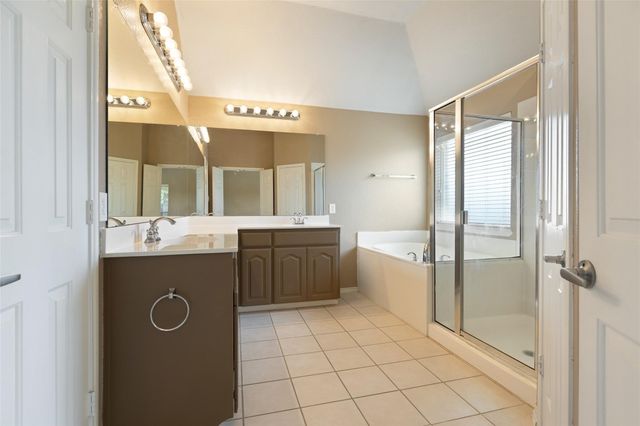 5739 Derek Way, Grand Prairie, TX 75052