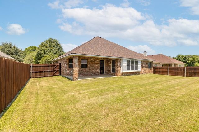 5739 Derek Way, Grand Prairie, TX 75052