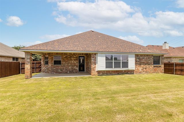 5739 Derek Way, Grand Prairie, TX 75052