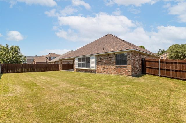 5739 Derek Way, Grand Prairie, TX 75052