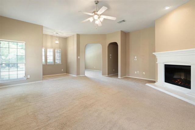 5739 Derek Way, Grand Prairie, TX 75052