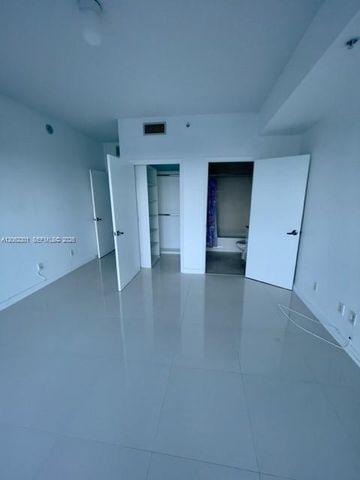 60 SW 13th St 3410, Miami, FL 33130