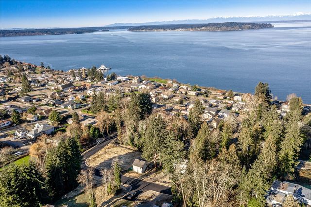 2005 Nisqually Street, Steilacoom, WA 98388