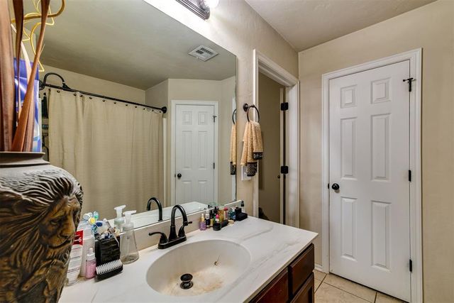 421 Hidden Creek Way, Oklahoma City, OK 73117